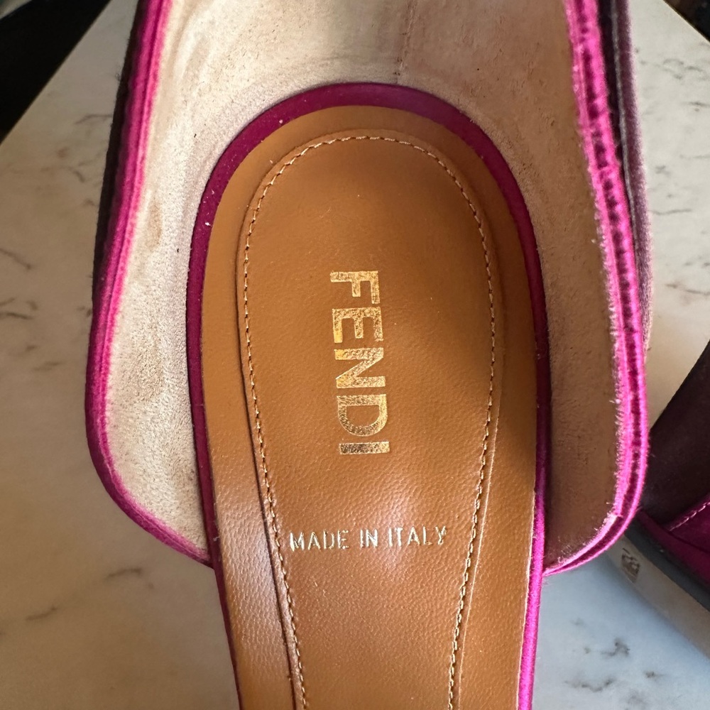 Fendi satin d’Orsay pumps!